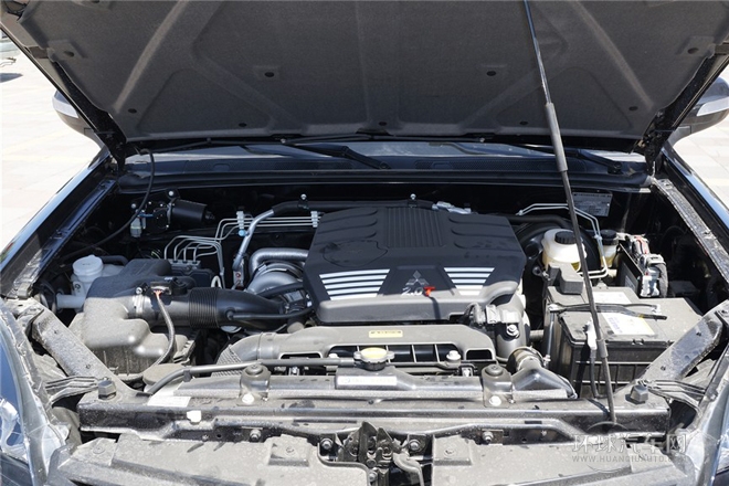 2013款 智尊版 2.0T手動兩驅尊貴型