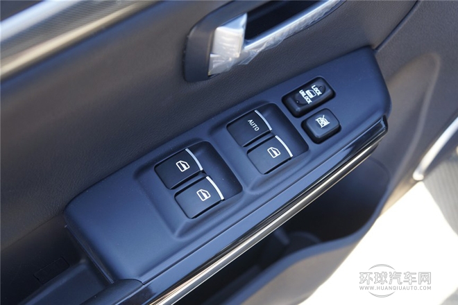 2013款 智尊版 2.0T手動兩驅(qū)尊貴型