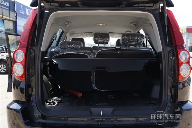 2013款 智尊版 2.0T手動兩驅尊貴型