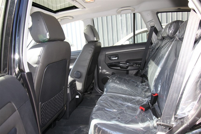 2013款 智尊版 2.0T手動兩驅尊貴型