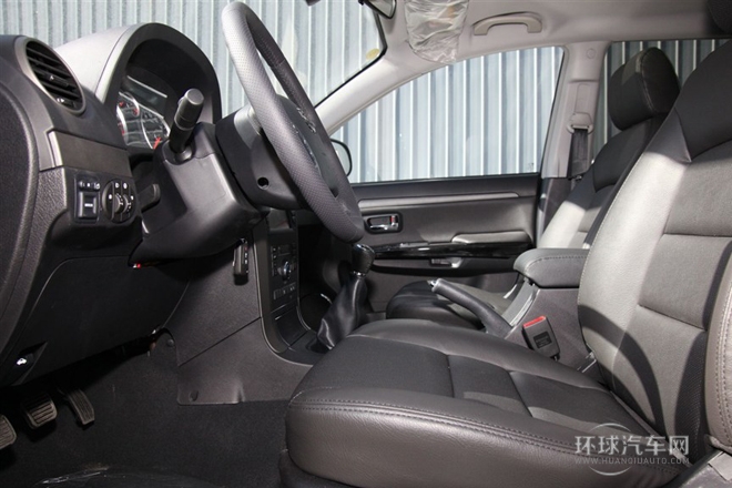 2013款 智尊版 2.0T手動兩驅尊貴型