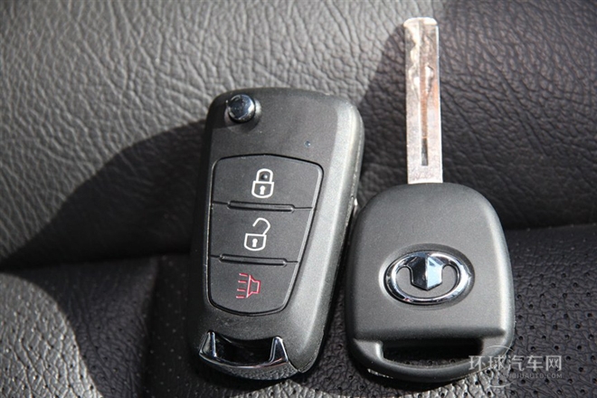 2013款 智尊版 2.0T手動兩驅精英型