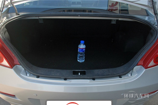 2013款 三廂 1.5L 自動精英型