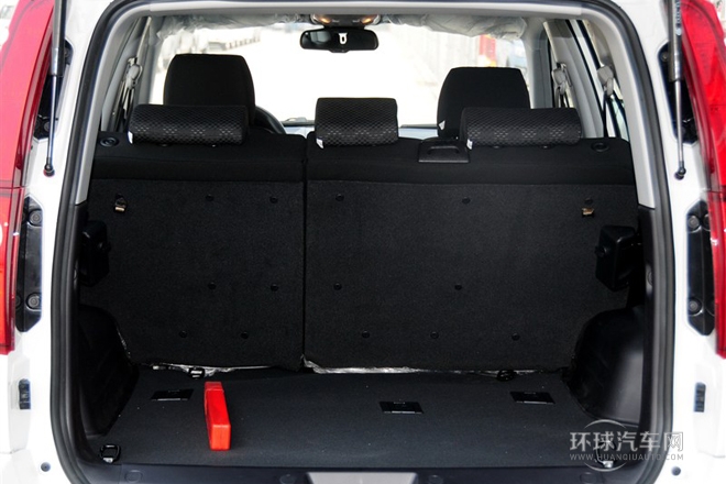 2012款 智尊版 綠靜2.0T自動四驅舒適型