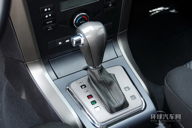 2012款 智尊版 綠靜2.0T自動四驅舒適型