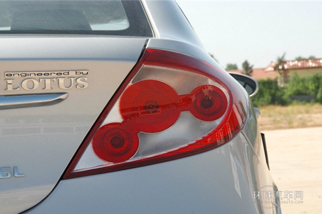 2013款 三廂 1.5L 自動精英型