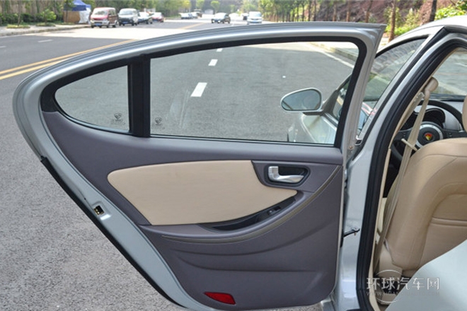 2013款 三廂 1.5L 手動精英型