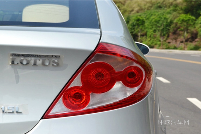 2013款 三廂 1.5L 手動精英型