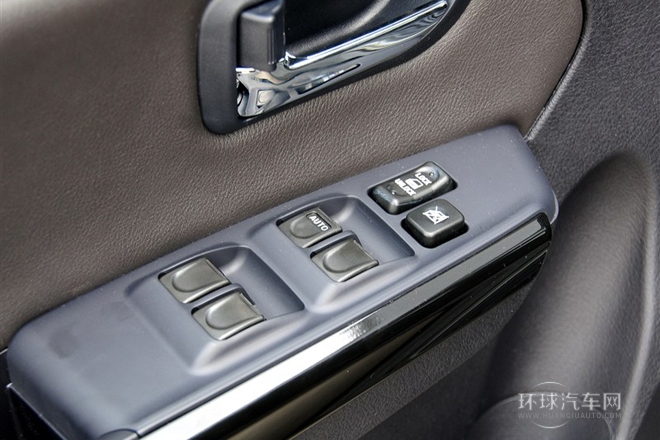 2012款 智尊版 綠靜2.0T自動兩驅舒適型