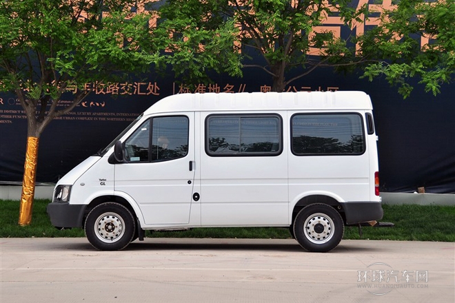 2013款 2.8T柴油普通型短軸中頂國IV