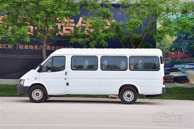 2013款 2.8T柴油后單胎型加長軸中頂國IV