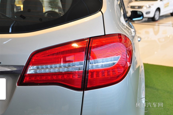 2014款 2.0T 四驅(qū)標(biāo)準(zhǔn)型