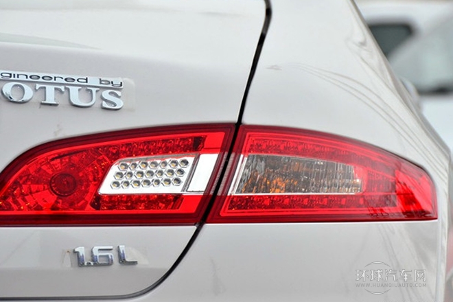 2012款 三廂 1.8L 手動風尚版