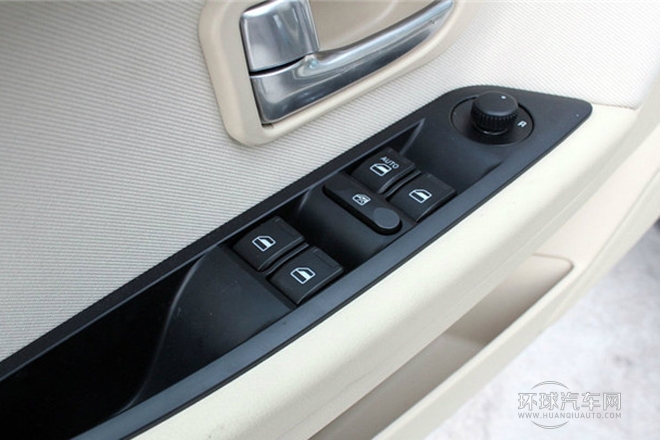 2012款 三廂 1.8L 自動風(fēng)尚版