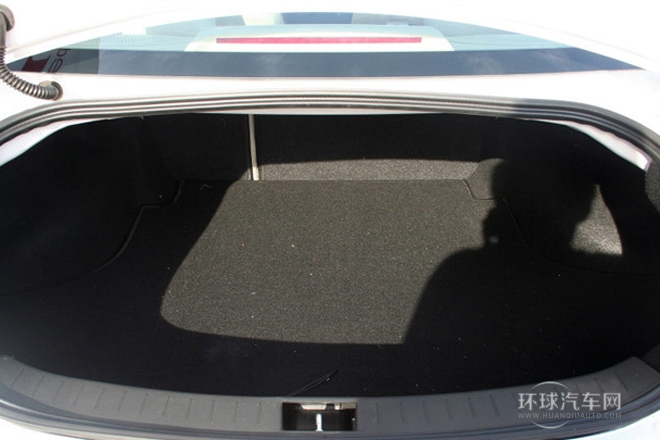 2012款 三廂 1.8L 自動(dòng)風(fēng)尚版