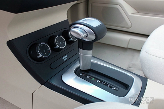 2012款 三廂 1.8L 自動(dòng)風(fēng)尚版