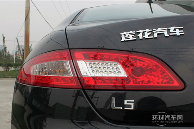 2012款 三廂 1.8L 自動風(fēng)尚版