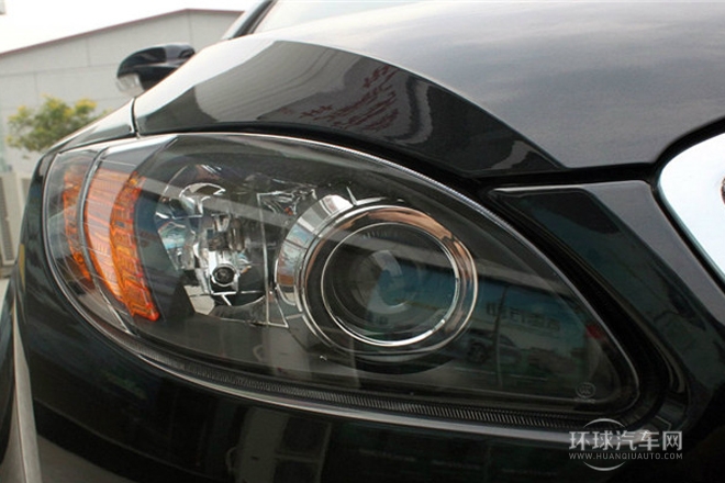 2012款 三廂 1.8L 自動風尚版