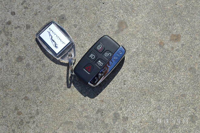 2015款 5.0T R 硬頂版