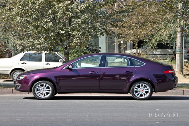 2012款 三廂 1.8L 自動(dòng)尊貴型