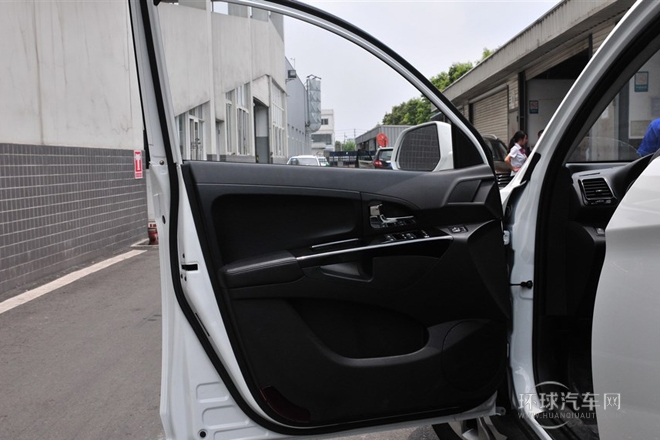 2014款 2.0T 8AT 自動創(chuàng)享版