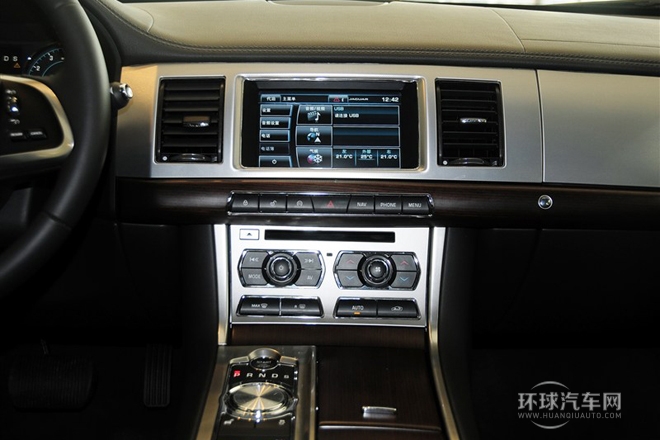 2014款 XF 2.0T 風(fēng)華版