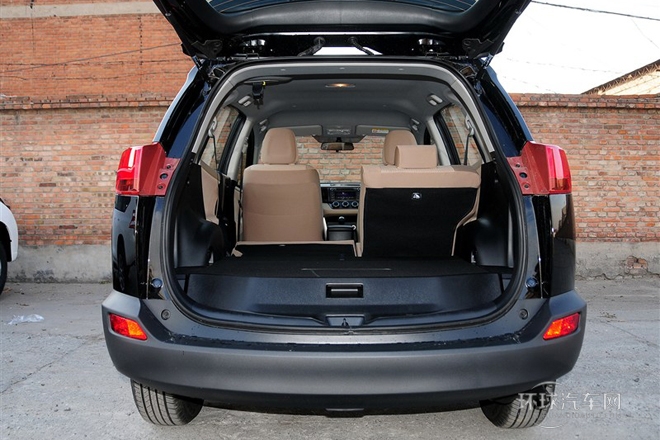 2013款 2.0L 手動(dòng)兩驅(qū)都市版