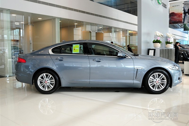 2014款 XF 2.0T 風(fēng)華版