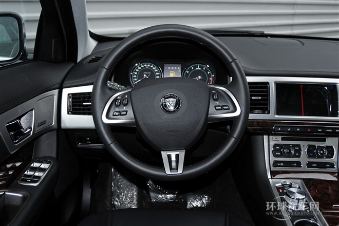 2014款 XF 2.0T 豪華版