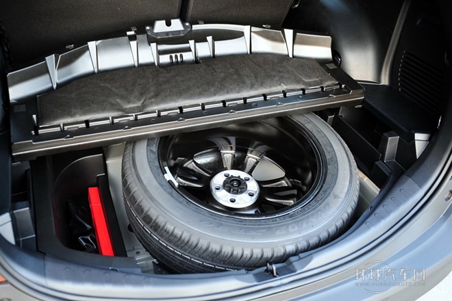 2013款 2.5L 自動(dòng)四驅(qū)豪華版