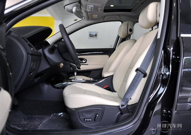 2011款 2.0T 豪華導(dǎo)航版