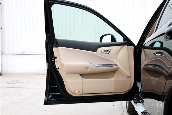 2012款 V6 2.5L Royal 導航版