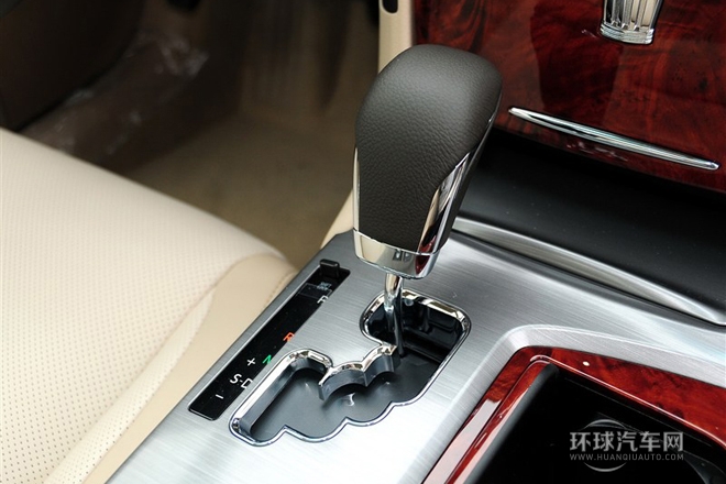 2012款 V6 2.5L Royal 導航版