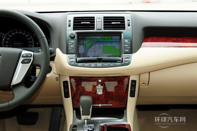 2012款 V6 2.5L Royal 導航版