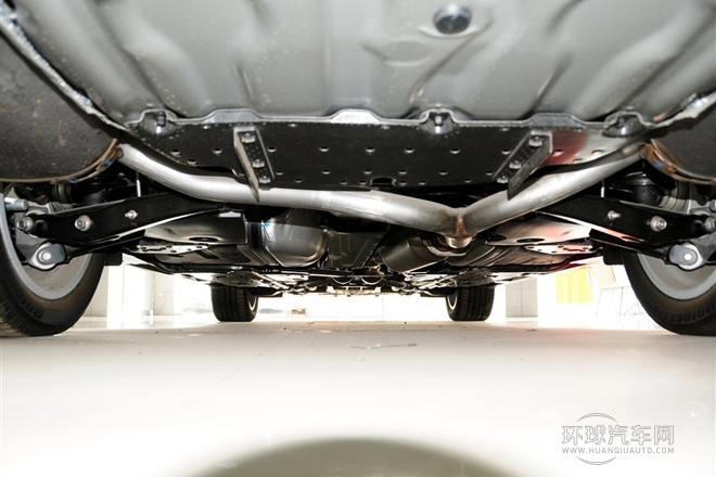 2012款 V6 2.5L Royal 舒適版