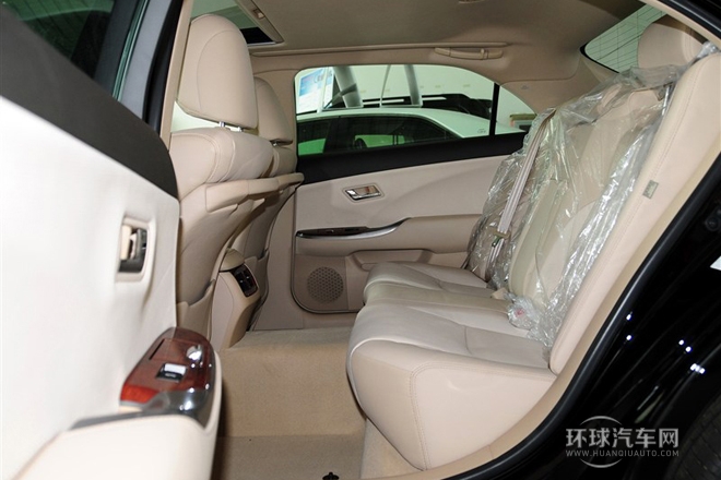 2012款 V6 2.5L Royal 舒適版