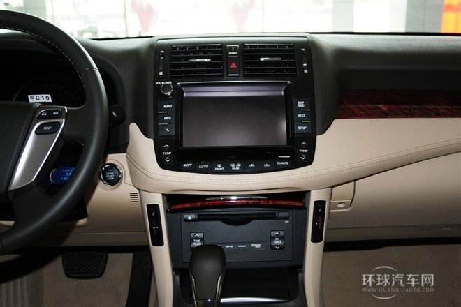 2012款 V6 2.5L Royal 舒適版