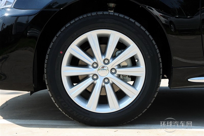 2012款 V6 2.5L Royal Saloon尊貴版