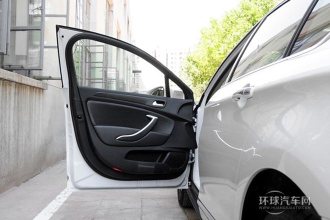 2014款 1.6T 自動尊貴型