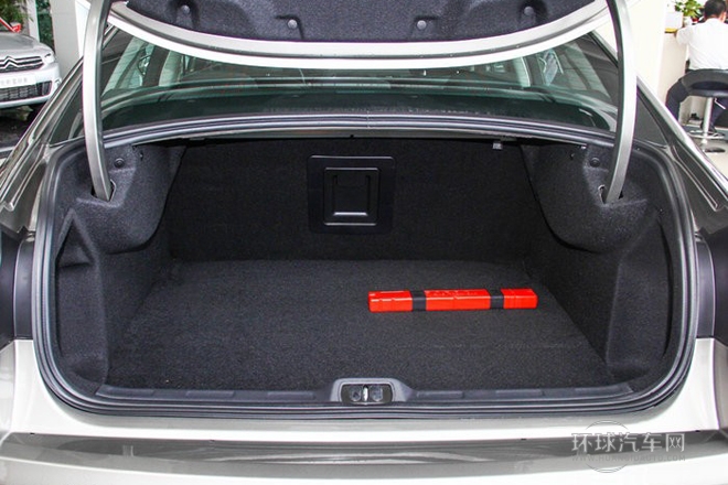 2014款 2.0L 自動尊享型