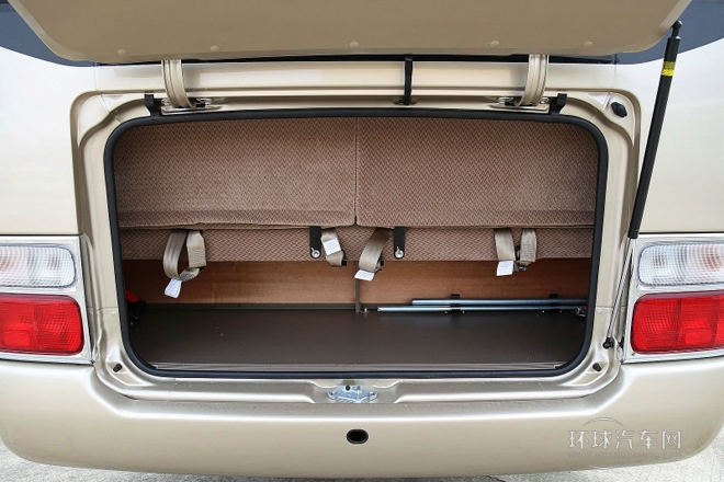 2013款 4.0L汽油豪華版 23座6GR