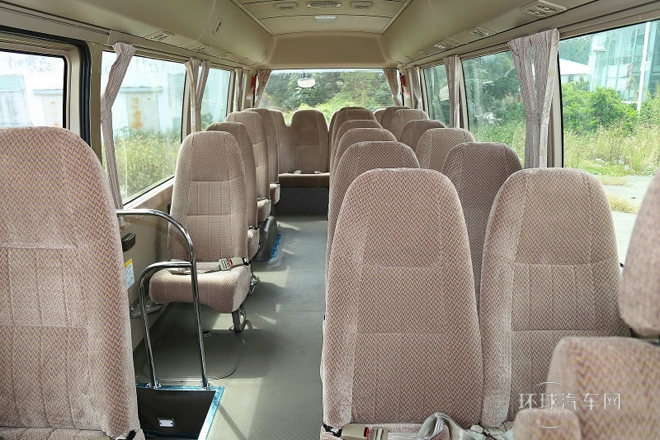 2013款 4.0L汽油豪華版 23座6GR