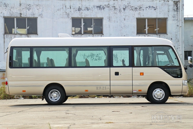 2013款 4.0L汽油豪華版 23座6GR