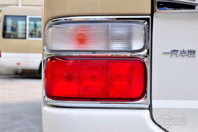 2013款 4.0L汽油豪華版 20座6GR