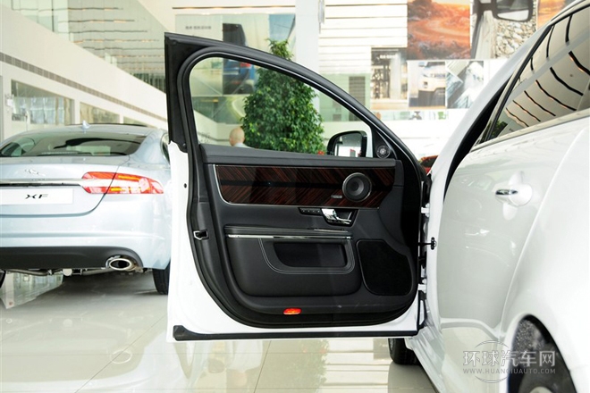 2013款 XJL 5.0 SC 巔峰創(chuàng)世版 四座