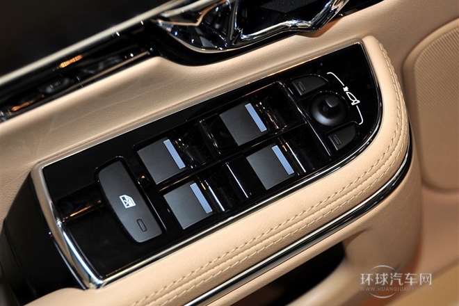 2014款 XJL 2.0T 兩驅(qū)典雅商務(wù)版