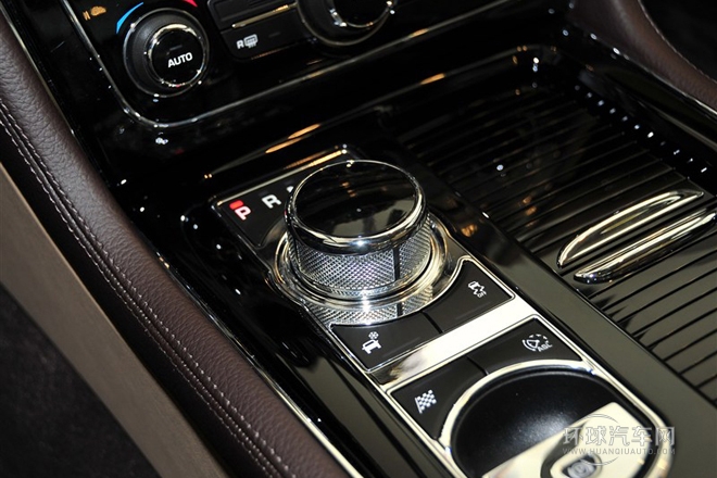 2014款 XJL 2.0T 兩驅典雅商務版