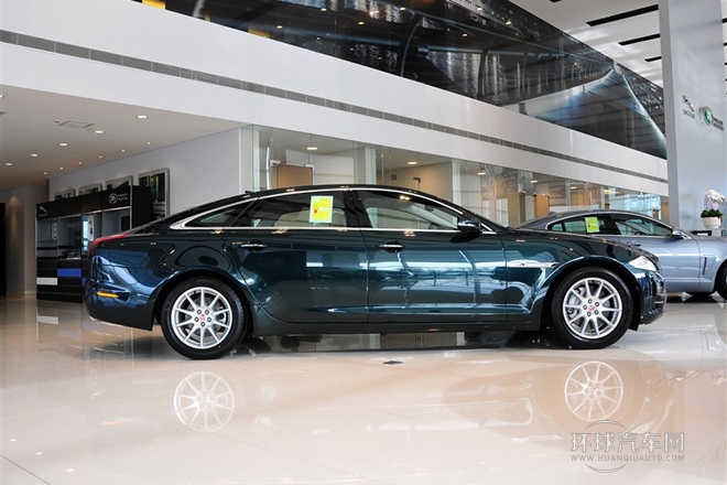 2014款 XJL 2.0T 兩驅典雅商務版