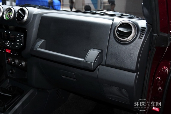 2014款 2.4L 手動征途版