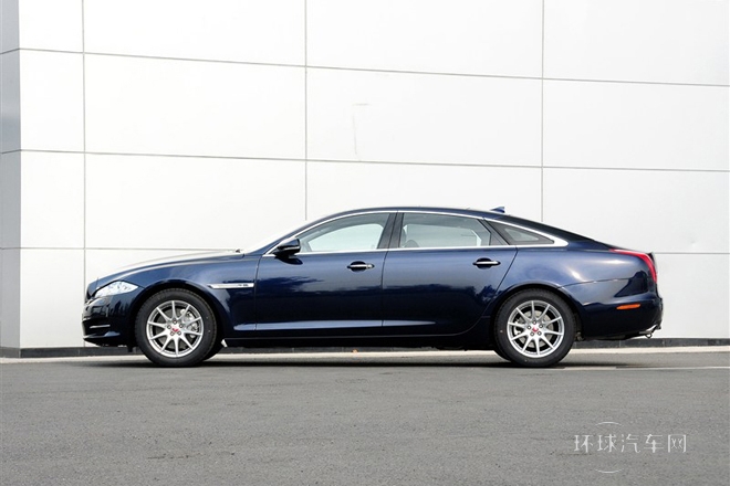 2014款 XJL 2.0T 兩驅(qū)全景商務(wù)版